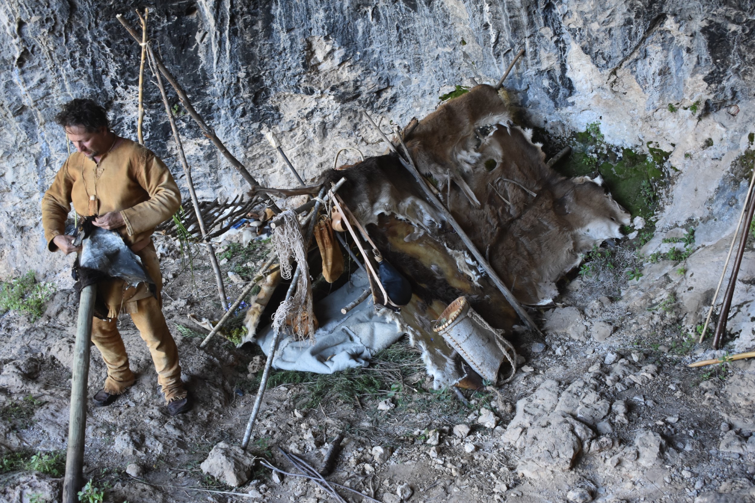 Prehistoric Immersions - Living, Experimenting and Feeling the ...