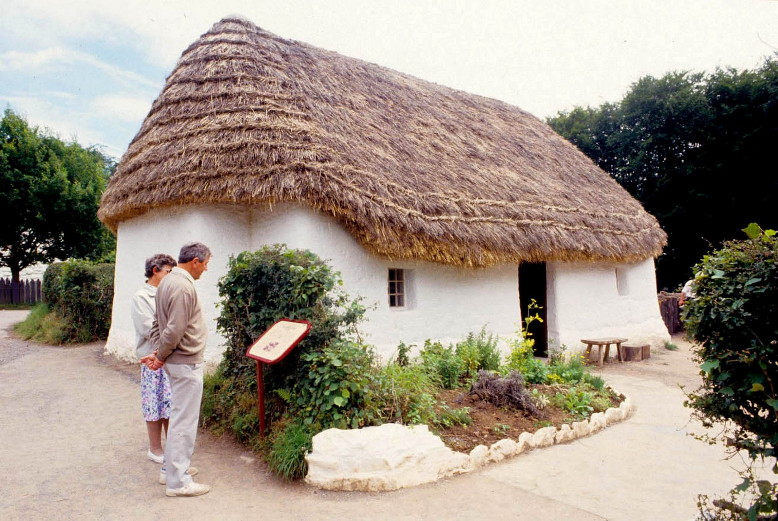 19 Celtic house ideas  celtic, stone age, round house