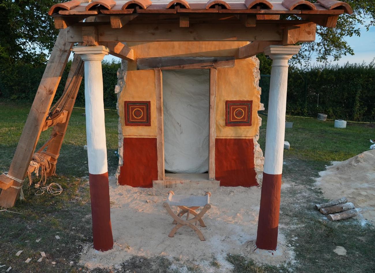 Building Rome in a Couple Days: Erecting a Painted Portico in Alésia ...